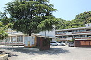 小学校「廿日市市立佐方小学校まで1289ｍ」