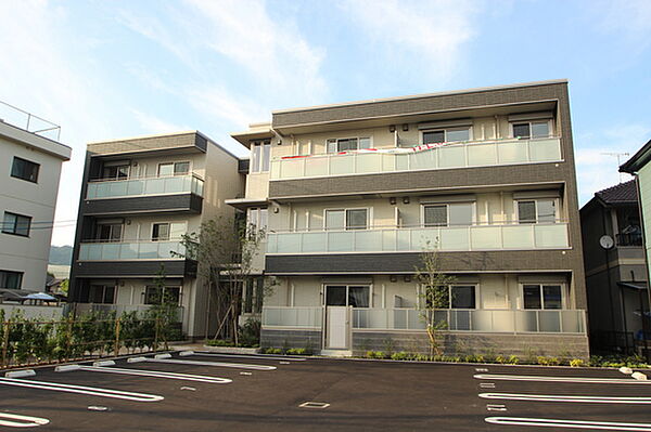 ｇａｒｄｅｎｓ　Ｋａｗａｕｃｈｉ ｜広島県広島市安佐南区川内5丁目(賃貸マンション2LDK・1階・67.35㎡)の写真 その1