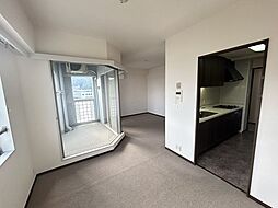 ヒルズアーバンI番館 8階4LDKのリビング/ダイニング