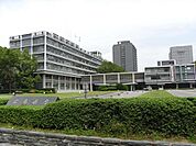 役所「広島県庁まで1290ｍ」