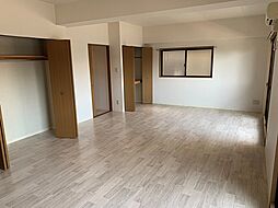 グロリアス十日市 9階1Kのリビング/ダイニング