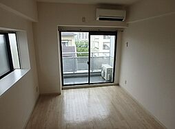 メゾン・ド・オンディーヌ 8階ワンルームのリビング/ダイニング