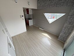 Y’zBLD緑井 5階1LDKのリビング/ダイニング