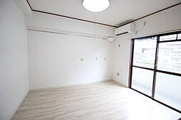 エステート三滝 3階1Kのリビング/ダイニング