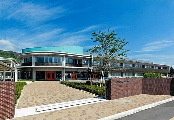 アヴニールヌーヴォー_周辺_2