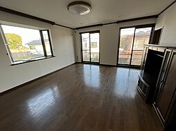 宮島口上戸建て 4LDKのリビング/ダイニング