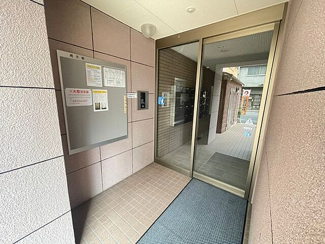 13 / 18