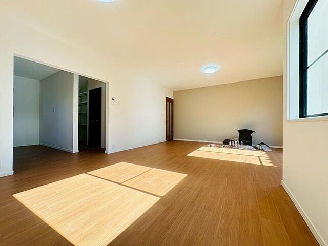 リビング/ダイニング 八王子市元八王子町2丁目