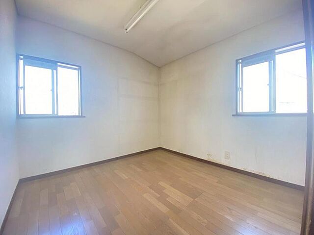 室内 八王子市四谷町