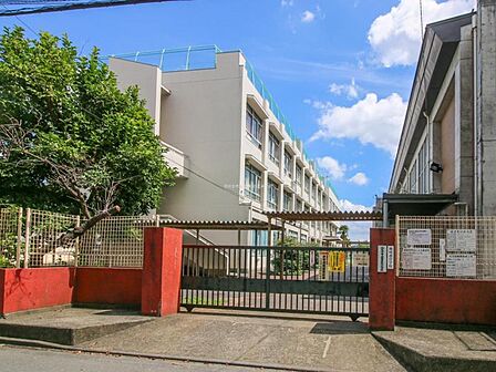 八王子市立由井第一小学校迄870m