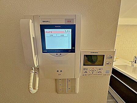 【ＴＶモニター付きインターホン】防犯性に優れた安心のシステム。訪問者が一目でわかります。 
