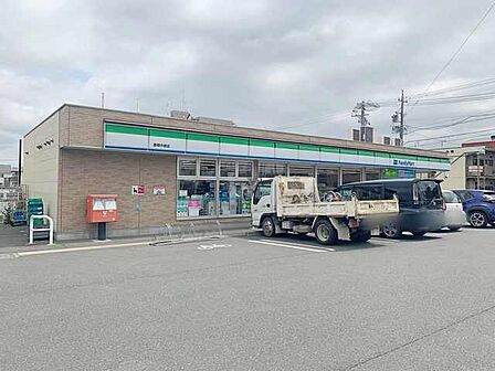 ファミリーマート豊橋中郷店(300m)