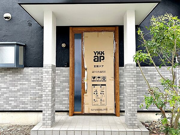 玄関を拡大表示