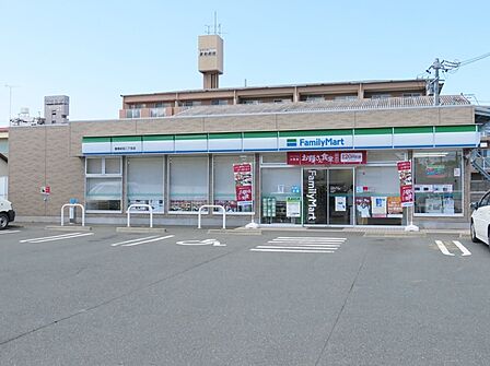 ファミリーマート豊橋前田二丁目店(190m)