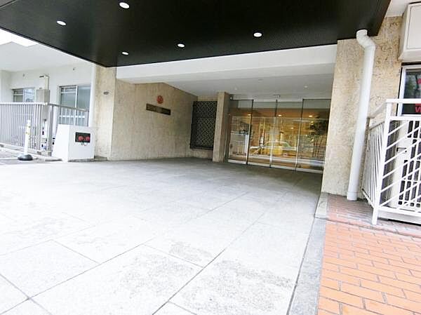 玄関を拡大表示