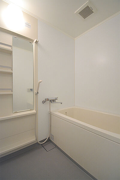 画像23:浴室。異なる場合は現況を優先します。