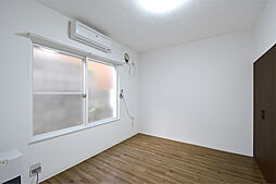 ラ・ネージュポムズII 111 1階ワンルームのリビング/ダイニング