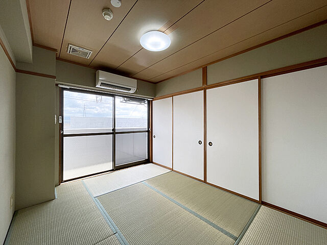 和室6帖。異なる場合は現況を優先します。