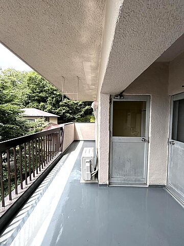 南側バルコニー。異なる場合は現況を優先します。