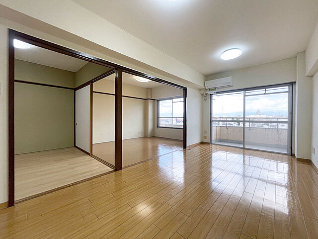 室内。異なる場合は現況を優先します。