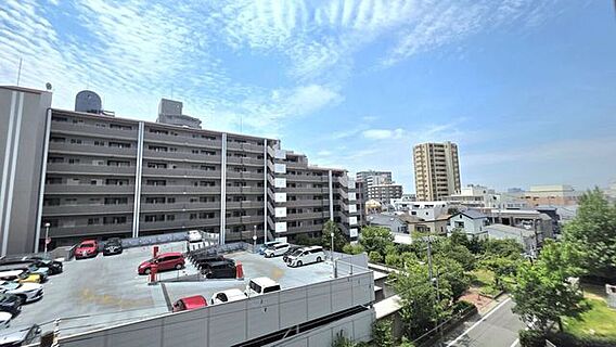 南向きで心地よ...