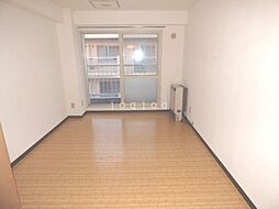 ロイヤル宮の森 412 4階ワンルームのリビング/ダイニング