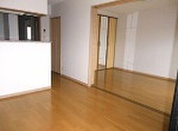 カーサティグル 202 2階2LDKのリビング/ダイニング