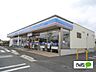 周辺：コンビニ「ローソン伊勢崎宮子東店まで639m」