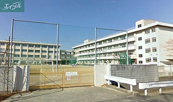 画像20:岡山市立芳明小学校 707m