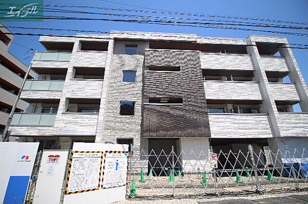 岡山県岡山市北区上中野1丁目(賃貸マンション2LDK・4階・79.25㎡)の写真 その1