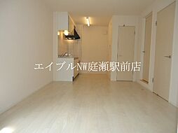 カーサ　マローネ 2階1LDKのリビング/ダイニング