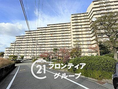 外観：地上19階建てマンションの3階部分です！