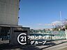 周辺：枚方市立杉中学校まで徒歩約22分（約1760m）。周辺環境を楽しみながら通学できるロケーションで、お子様の健やかな成長を見守る落ち着いたエリアです。
