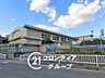 周辺：枚方市立田口山小学校まで徒歩約11分。お子様の毎日の登下校も安心の距離感で、子育てファミリーにも嬉しい住環境です。 900m
