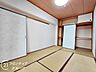 子供部屋：和の温もりが感じられる落ちついた雰囲気のお部屋です。お子様のお部屋としてはもちろん、客間やファミリースペースとしても多用途に活躍する空間です。