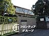 周辺：枚方市立香里小学校 徒歩9分。 710m