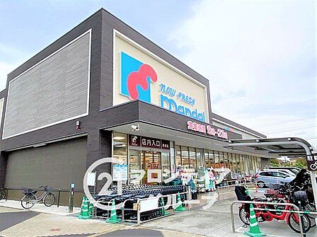 万代香里ヶ丘店 徒歩11分。 820m