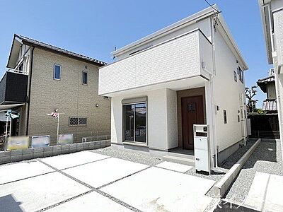 外観:\同仕様写真/外壁にサイディング材を使用したおしゃれな外観。色柄バリエーションが豊富なため、住まいの表情を豊かに表現してくれます。また、雨で汚れを落としてくれます! 外観:\同仕様写真/外壁にサイディング材を使用したおしゃれな外観。色柄バリエーションが豊富なため、住まいの表情を豊かに表現してくれます。また、雨で汚れを落としてくれます!