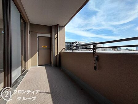 「賃貸のままでいいのか、買うべきか」その判断に必要な情報を、スタッフがわかりやすく整理してお伝えします。お気軽にご相談ください