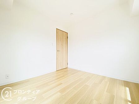 住まい選びは、価格や立地だけでなく、将来の暮らし方まで含めて考えることが大切です。今の段階で気になっていることを、まずスタッフに話してみてください