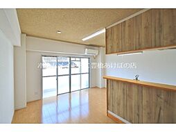 やまやの森 1階ワンルームのリビング/ダイニング