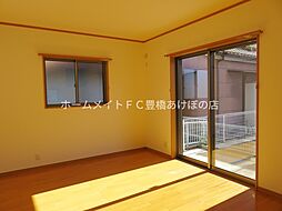 リレーション西小鷹野　C棟 1階2LDKのリビング/ダイニング