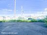 外観：【外観・立地】時間のゆとりと空間、暖かな陽光がもたらす光と風を独占してください。ここから新しい暮らしが始まります。