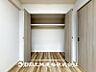 収納：【収納】部屋ごとに設けた収納は住みやすさへのこだわりがあります。シンプルで使いやすい収納スペース。