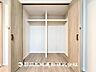 収納：【収納】部屋ごとに設けた収納は住みやすさへのこだわりがあります。シンプルで使いやすい収納スペース。