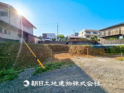 外観:【外観写真】家族の色を映し出す洗練された邸宅は、ずっと輝き続けながらいつしか街の風景に溶け込み人と共に歩んでいきます。 外観:【外観写真】家族の色を映し出す洗練された邸宅は、ずっと輝き続けながらいつしか街の風景に溶け込み人と共に歩んでいきます。