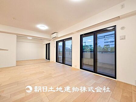 【リビング】家族や友人との時間など1番多くの時間を過ごす空間だからこそ快適な空間を目指してプランニングしました