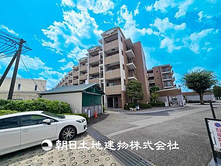 【現地写真】おしゃれな雰囲気や自然の潤い、親しみやすさといった特徴を、街に新たな価値をもたらし続けてくれます。