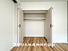 収納：【収納】部屋ごとに設けた収納は住みやすさへのこだわりがあります。シンプルで使いやすい収納スペース。