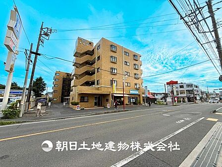 【外観写真】周辺は高い建物がないので、採光や開放性に恵まれ、空が広く閑静な環境です。